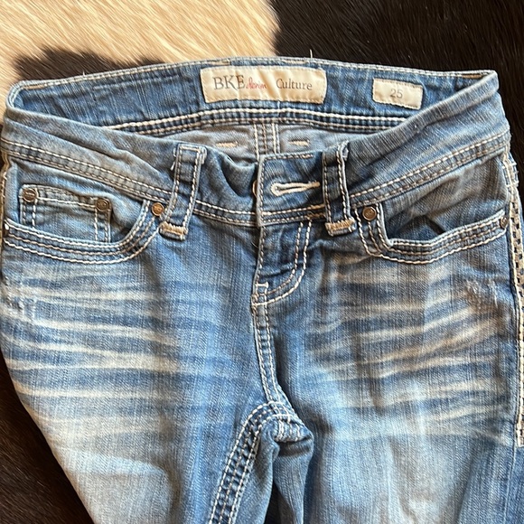 BKE Culture Capri - Picture 3 of 3